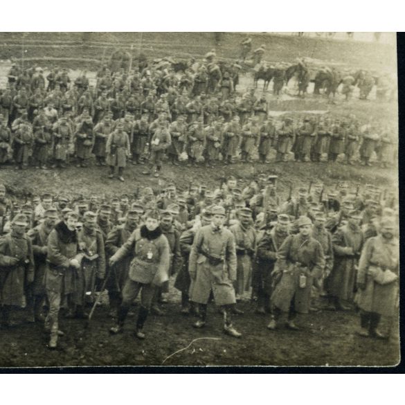 A II. zászlóalj, olasz front (?), Isonzó (?), 1. világháború, fegyver, egyenruha, monarchia, 1917. III. 21, 1910-es évek, Eredeti fotó, papírkép, hátulján feliratozott.  