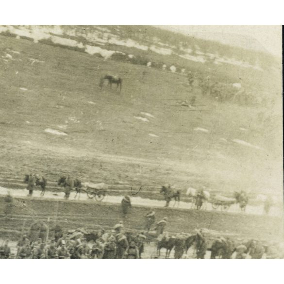 A II. zászlóalj, olasz front (?), Isonzó (?), 1. világháború, fegyver, egyenruha, monarchia, 1917. III. 21, 1910-es évek, Eredeti fotó, papírkép, hátulján feliratozott.  