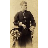 Goszleth István műterme, Budapest, Ferenczy Kálmán egyenruhában, K.u.K., kard, katona, monarchia, 1890-es évek, Eredeti kabinetfotó, hátulján feliratozva.  