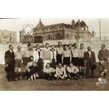 Millenáris sportpálya, Budapest, Zugló, focicsapat a pályán, labdarúgás, sport, Földtani Intézet, kerékpársport, reklám,  helytörténet, monarchia, 1910-es évek, Eredeti fotó, papírkép, hátulja foltos. 