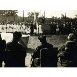   Keresztény Béla fényképész, Budapest, Rákosi Iparos Dal- és Önképző Egylet ünnepsége, zászló, zene, leventék, helytörténet, Horthy-korszak, 1930-as évek, Eredeti fotó, papírkép, hátulja feliratozott, pecséttel jelzett. 