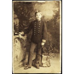   Lafranchini műterem, Bécs, (Wien, Vienna), Ausztria,  Gilebert Aurél portréja, kard, kadét, hadapród, K.u. K. katonai egyenruha, monarchia, 1880-as évek, Eredeti CDV, hátulján feliratozott vizitkártya fotó. 