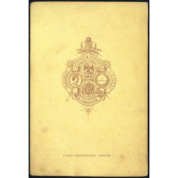 Ritka műterem, M. Letzter műterme, Zombor, Vajdaság, fiatal anya lányával (testvérek?), kézenfogva, monarchia, 1870-es évek, Eredeti kabinetfotó, felülete foltos.  