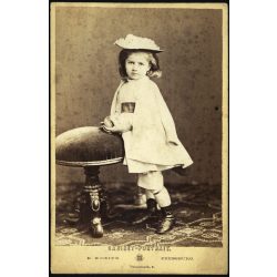   Kozics Ede (Eduard Nepomuk Kozics) műterme, Pozsony (Pressburg), Felvidék, elegáns kislány portréja, játék, labda, monarchia, 1860-as évek, Eredeti kabinetfotó. 