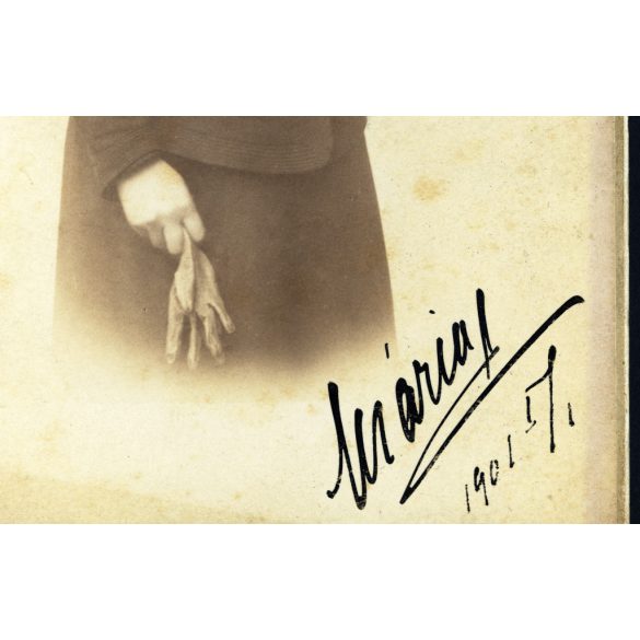Nagyobb méret, Mildner J. műterme, Temesvár, Erdély, elegáns nő, Mária, télikabát, kalap, muff, kesztyű, divat, monarchia, 1890-es évek, Eredeti, aláírt kabinetfotó.   