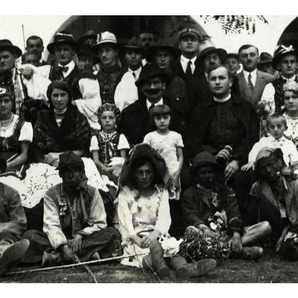 Tumpek Mester, Paks-Tolna, amatőr színészek jelmezben, vicces, színház, helytörténet, népszínmű, Horthy-korszak, 1938. IX. 17, 1930-as évek, Eredeti fotó, hátulján feliratozott, pecséttel jelzett papírkép.  