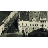 fotosport műterem, Beszterce, Erdély, városkép üzletekkel, kirakatokkal, magyar feliratokkal, reklám,  helytörténet, Horthy-korszak, 1940-es évek, Eredeti képeslap fotó, hátulján feliratozott, jelzett papírkép. 