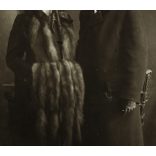 Foto-Lux műterem, Budapest, elegáns házaspár kalapban, bunda, prém, divat, szakáll, monarchia, 1910-es évek, Eredeti fotó, papírkép.  