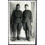 Lusztig Foto, Balassagyarmat, magyar katonák egyenruhában, fegyver, bajonett, 2. világháború, helytörténet, Horthy-korszak, 1940-es évek, Eredeti fotó, pecséttel jelzett papírkép. 