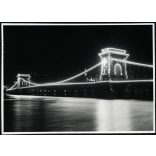Ritka részletgazdag éjszakai felvétel, Budapest, Eucharisztikus-világkongresszus díszfényei, Lánchíd, Duna, egyház, vallás,  Horthy-korszak, helytörténet, 1938, 1930-as évek, Eredeti fotó, papírkép.   