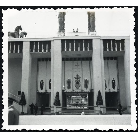 Ünnepi oltár, Budapest, Eucharisztikus-világkongresszus, Hősök tere, Városliget, ünnep, egyház, vallás,  Horthy-korszak, helytörténet, 1938, 1930-as évek, Eredeti fotó, papírkép.  