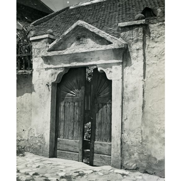 Régi tabáni kapubejáró, Budapest, utcarészlet, Bocskai tér 2-es szám, Tabán,  Horthy-korszak, helytörténet, 1930-as évek, Eredeti fotó, papírkép.  