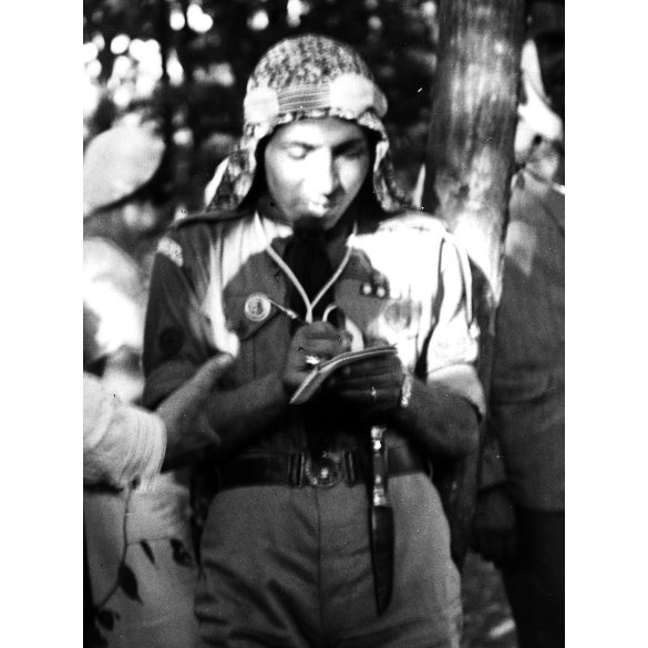 Cserkészek, világdzsembori, jamboree. Eredeti üveg NEGATÍV! Szír fiú cserkész egyenruhában, Gödöllő, egyenruha, különös, Horthy-korszak, 1933, 1930-as évek, Eredeti fotó negatív, ritka üvegnegatív. 