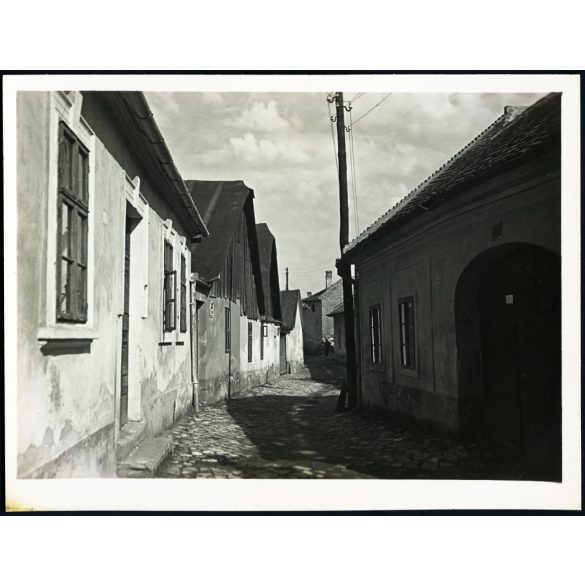 Tabán, Arany Kakas utca, Budapest, házak egy hangulatos szűk utcában, Gellért-hegy, 1. kerület, helytörténet, Horthy-korszak 1930-as évek, Eredeti fotó, papírkép.  
