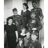 2 darab fotó, magyar katonák egyenruhában, kitüntetés, érdemrend, 2. világháború, Horthy-korszak 1940-es évek, Eredeti fotó, papírkép.  