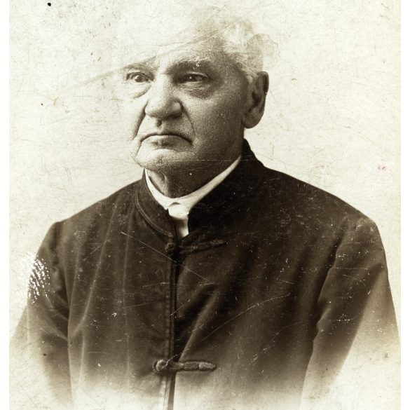 Hunyady és Harth műterem, Nyíregyháza, Bartholomaeides János evangélikus lelkész portréja, egyház, vallás, magyaros ruha, 1880-as évek, Eredeti CDV, vizitkártya fotó, hátulja sérült.  