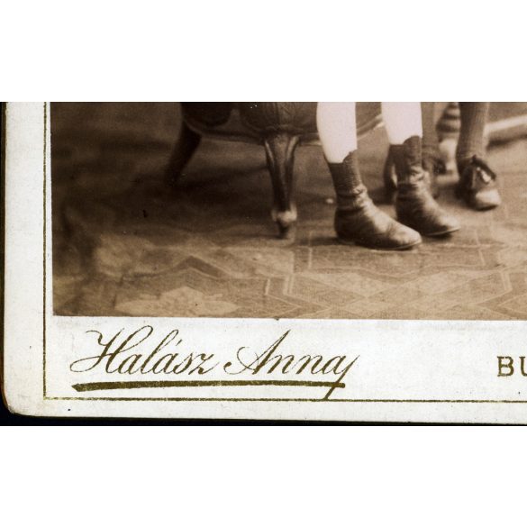 Halász Anna műterme, Budapest, testvérek ünneplő ruhában, matrózblúz, gyerek, festett háttér, monarchia, 1890-es évek, Eredeti kabinetfotó. 