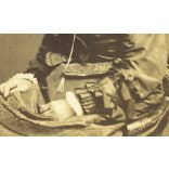 Klösz György műterme, Budapest, elegáns nemes nő különös kalapban,  monarchia, 1870-es évek, Eredeti CDV, vizitkártya fotó.  