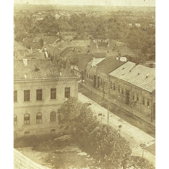 Részlet a görög-katolikus templom tornyából. Munkács, „felvette Bertalan Tibor”, főgimnáziumi internátus, házak, utcák, helytörténet, monarchia, 1904, 1900-as évek, Eredeti hátulján feliratozott kabinetfotó, alja vágott.