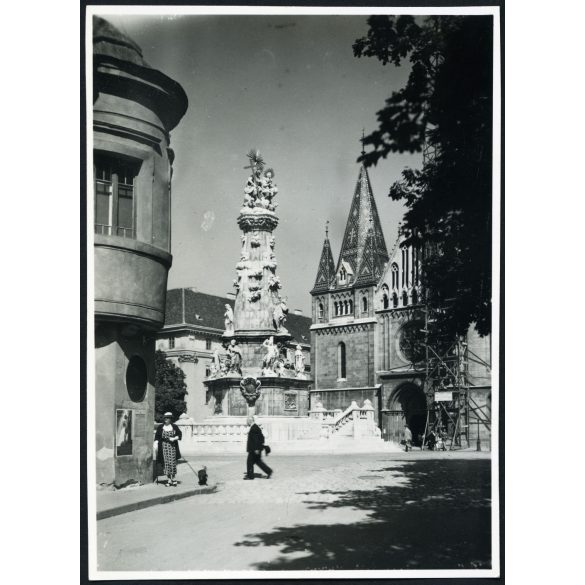 Szentháromság tér, Budapest, plakát, kutya, épület, lakóház, Budai Vár, 1. kerület,  helytörténet, Horthy-korszak 1930-as évek, Eredeti fotó, papírkép.  