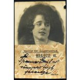 Fényképes vasúti igazolvány Spanner Emilné részére, Budapest, M. Kir. Fővámhivatali Kirendeltség Józsefvárosi pályaudvar pecsét, vasút, közlekedés, 1930-as évek, Horthy-korszak, Eredeti fotós igazolvány, pecséttel, szárazbélyegzővel jelzett. 