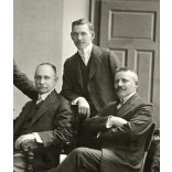 Brenner Testvérek műterme, Szeged, elegáns férfiak az asztal körül, 1910-es évek, monarchia, Eredeti fotó, papírkép.  