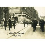Ünnepélyes zászlóátadás, Budapest, királyi palota, budai Vár, katona, egyenruha, 1925. május 17, 1920-as évek, Horthy-korszak, Eredeti fotó, feliratozott papírkép. 