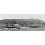 1930-as évekbeli nagyítás, Ferenc József rakpart a Lánchíddal, Budapest, Duna, épülő Országház, Duna Gőzhajózási Társaság raktárai, hajók, Roosevelt tér, Magyar Tudományos Akadémia, a Stein-házból fényképezve, 5. kerület, helytörténet, monarchia, 190