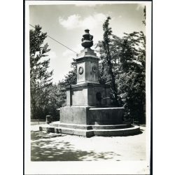   Oroszlános kút, Budapest, Népliget, közkút, Kasselik Fidél műve 1805-ből, díszkút, szobor, 10. kerület, Horthy-korszak, 1930-as évek, Eredeti fotó, papírkép. 