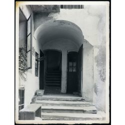   Tabán, házmesterlakás bejárata, Budapest, belső udvar, lépcsőház, ház, Gellért-hegy, 1. kerület, helytörténet, Horthy-korszak 1930-as évek, Eredeti fotó, papírkép.