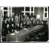 Nagyobb méret, Beller fényképész (Kurír), az Eördögh nemzetség alakuló ülése a Gellért szállóban, Budapest, főnemesi család, katonatisztek, egyházi méltóság, 1938. szeptember, 1930-as évek, Horthy-korszak, Eredeti fotó, hátulján pecséttel jelzett, fe
