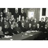 Nagyobb méret, Beller fényképész (Kurír), az Eördögh nemzetség alakuló ülése a Gellért szállóban, Budapest, főnemesi család, katonatisztek, egyházi méltóság, 1938. szeptember, 1930-as évek, Horthy-korszak, Eredeti fotó, hátulján pecséttel jelzett, fe