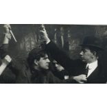 Kecsetfalvi és cseszelicei Szilvássy Karola (teljes nevén báró Bornemisza Elemérné Szilvássy Karola) erdélyi arisztokrata egy filmjelenetben (Apacsnő szerelme), nemes, film, Erdély, monarchia, 1910-es évek, Eredeti fotó, papírkép.