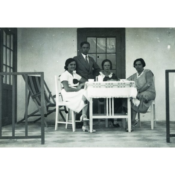 3 darab fotó, Sajóhelyiék villája, Balatonkenese, Balaton, helytörténet, Horthy-korszak, 1930-as évek, Eredeti fotó, papírkép.  