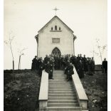 Magyar papok a kápolnánál, Bertót (Bertotovce), Felvidék, egyház, vallás, helytörténet, 1930-as évek, Horthy-korszak, Eredeti fotó, papírkép.  