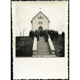 Magyar papok a kápolnánál, Bertót (Bertotovce), Felvidék, egyház, vallás, helytörténet, 1930-as évek, Horthy-korszak, Eredeti fotó, papírkép.  