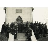 Magyar papok a kápolnánál, Bertót (Bertotovce), Felvidék, egyház, vallás, helytörténet, 1930-as évek, Horthy-korszak, Eredeti fotó, papírkép.  