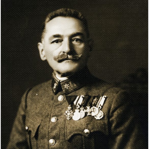 Vitéz Hajts Lajos Andor, geográfus, térképész, honvédtábornok, egyenruha, kitüntetés, érdemrend, bajusz kard, frankhamisítási botrány,  1920-as évek, Horthy-korszak, Eredeti fotó, papírkép.   