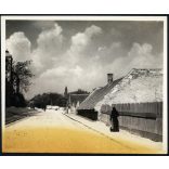 Tabáni utcarészlet, Budapest, Tabán, régi házak egy hangulatos utcában, villamos a Krisztina körúton, asszony népviseletben, 1. kerület, jármű, közlekedés, Gellért-hegy, helytörténet, Horthy-korszak 1930-as évek, Eredeti fotó, papírkép, alján elszíne