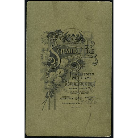 Nagyobb méret, Schmidt Ede műterme, Budapest, monarchia, elegáns házaspár katona fiúval, család, egyenruha, 1. világháború, monarchia, 1910-es évek, Eredeti kabinetfotó. 