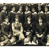 EMKE fotószalon, Budapest, Magyar Királyi Folyamőrség, katona, egyenruha, kitüntetés, érdemrend, 1920-as évek, Horthy-korszak, Eredeti fotó, hátulján feliratozott papírkép. 