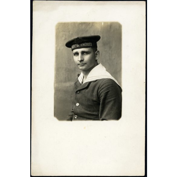 EMKE fotószalon, Budapest, Magyar Királyi Folyamőrség, katona, egyenruha, matrózruha, 1920-as évek, Horthy-korszak, Eredeti fotó, hátulján feliratozott papírkép.   