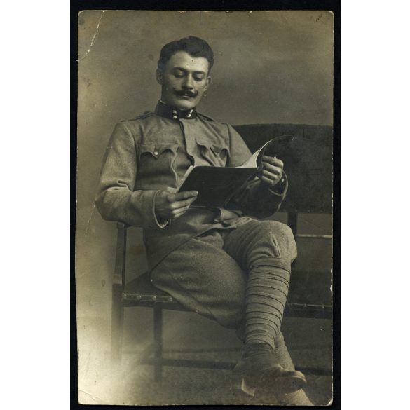 SOLE fényképész, Brassó, Erdély, magyar katona egyenruhában, bajusz, 1. világháború, 1915, 1910-es évek, monarchia, Eredeti fotó, hátulján feliratozott papírkép, sarkán törésnyom, ritka műterem. 