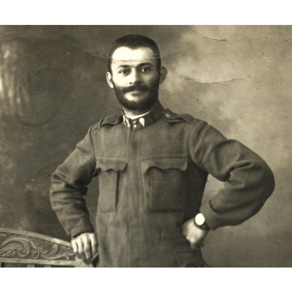 Császári és Királyi légierő, magyar katona karórával, egyenruhában, légjáró csapat tizedes, , szakáll, Nagylakra (Erdély), Konsánszky Sándorné úrnőnek címezve, 1. világháború, 1917, 1910-es évek, monarchia, Eredeti fotó, hátulján feliratozott papírké