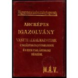 MÁV arcképes igazolvány, Antal Gyula Lajos fia részére, bélyegekkel, közlekedés, vasút, vonat, Horthy-korszak, 1930-as évek, monarchia, Eredeti arcképes igazolvány fotóval.  