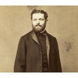 Borsos József műterme, Pest, elegáns fiatal szakállas férfi magyaros  ruhában, különös sétapálca, csizma, szakáll, monarchia, 1860-as évek, Eredeti CDV, vizitkártya fotó.  