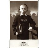 Patakiné műterme, Rákospalota (Budapest), iskolás fiú darutollas sapkával, magyaros ruha, egyenruha, helytörténet, 1930-as évek, Eredeti fotó, papírkép.  