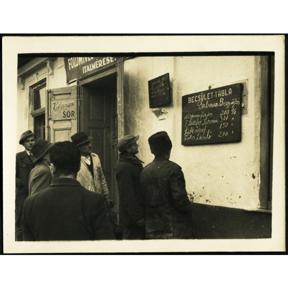Becsület tábla, gabona begyűjtés, vendéglátás, italmérés, kocsma, Kőbányai sör reklám, , kommunizmus, falu, paraszt,  1950-es évek, Eredeti fotó, papírkép.  