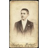 Sinayberger műterem, Budapest, MFTR Magyar (Királyi) Folyam- és Tengerhajózási RT, 36-os számú Igazoló-jegy Brügler Hugó részére, mélynyomó szárazbélyegzővel, közlekedés, monarchia, 1896 január, 1890-es évek, Eredeti CDV, vizitkártya fotó, igazolvány