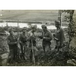 Tábori posta 622, Virágh János (1. honvéd gyalogezred), feleségének, magyar katonák puskákkal, érdemrend, kitüntetés, egyenruha, 1. világháború, katona, monarchia, 1917. VI. 10., 1910-es évek, Eredeti fotó, papírkép, hátulján feliratozott Tábori post